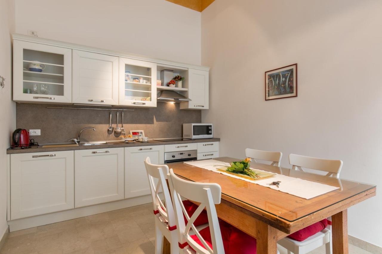 Antica Residenza Adua Apartment - Verona — Photos 3